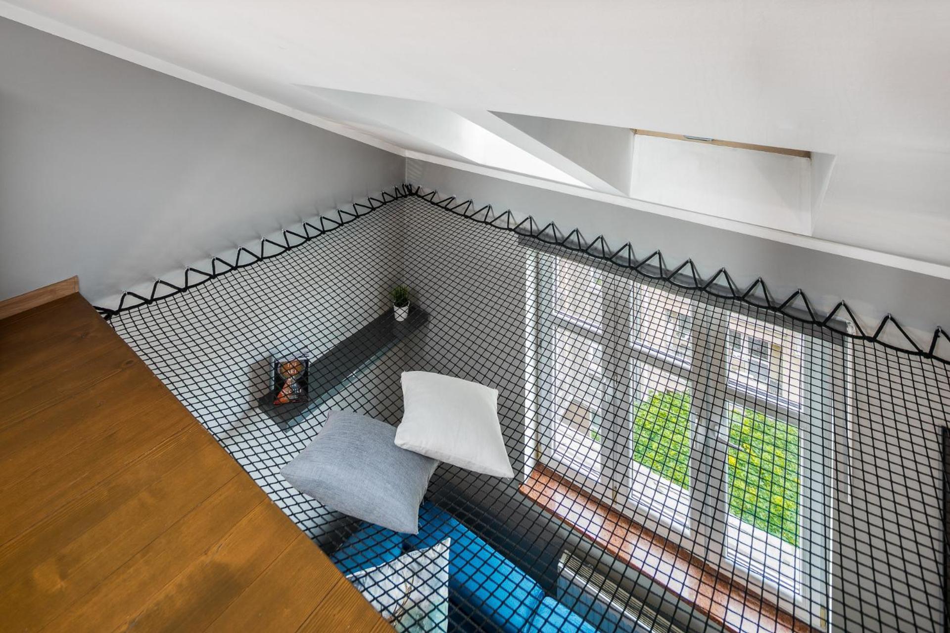 Apartment Corner House *