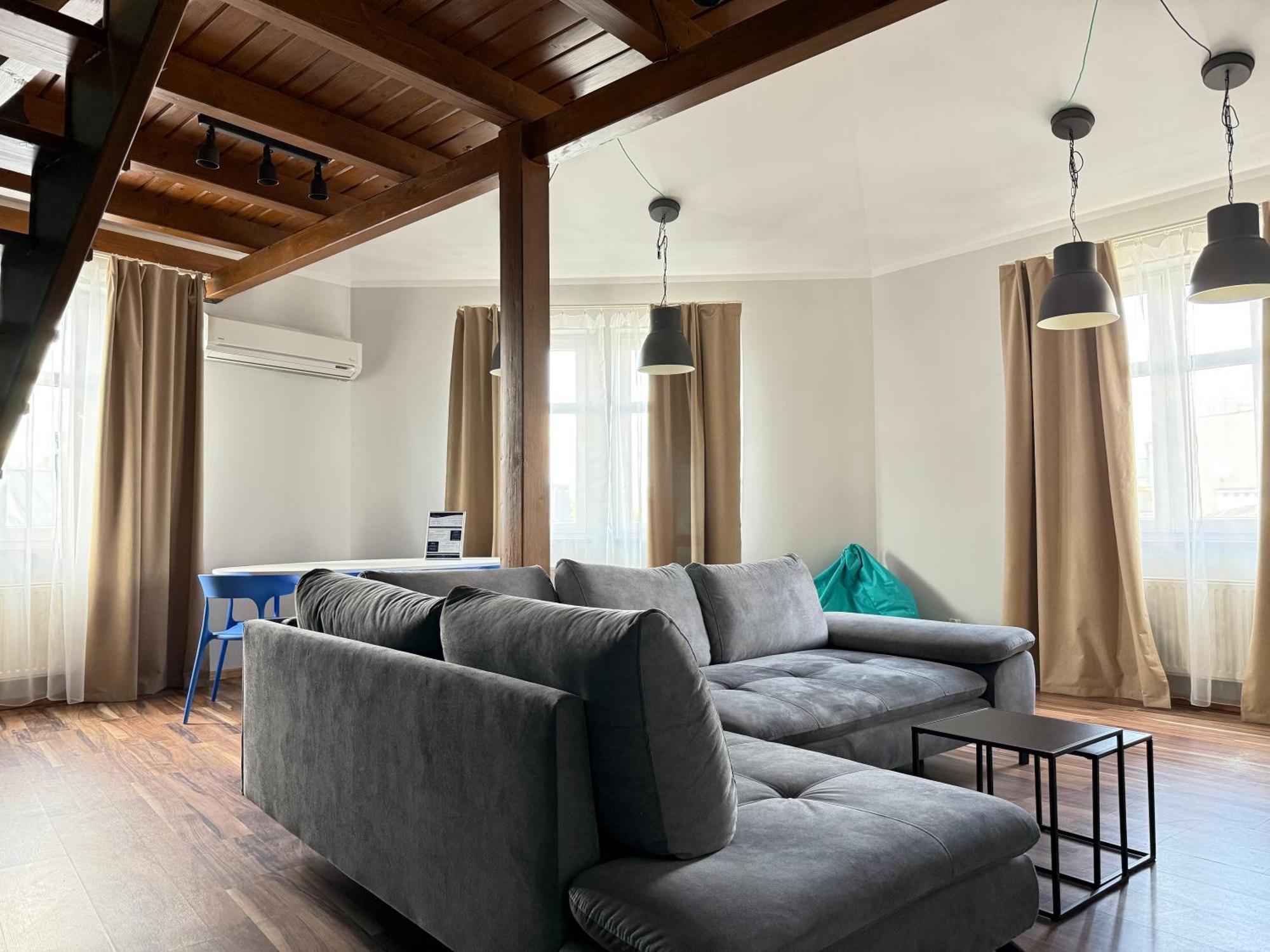 Apartment Corner House *